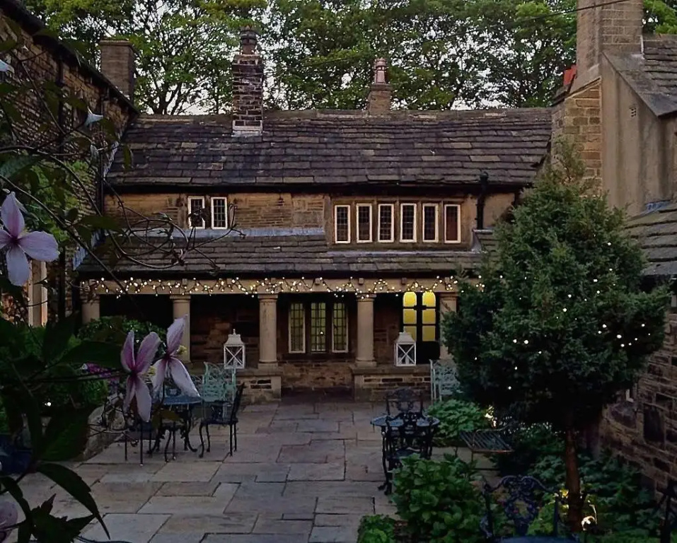 Holdsworth House