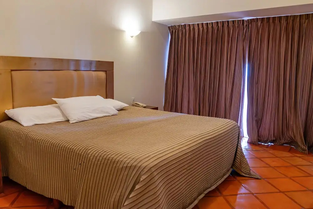 Superior Suite with balcony and with partial ocean view