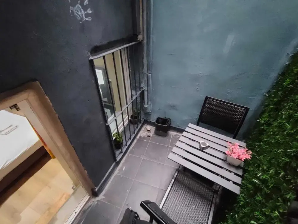 Balcony & Terrace