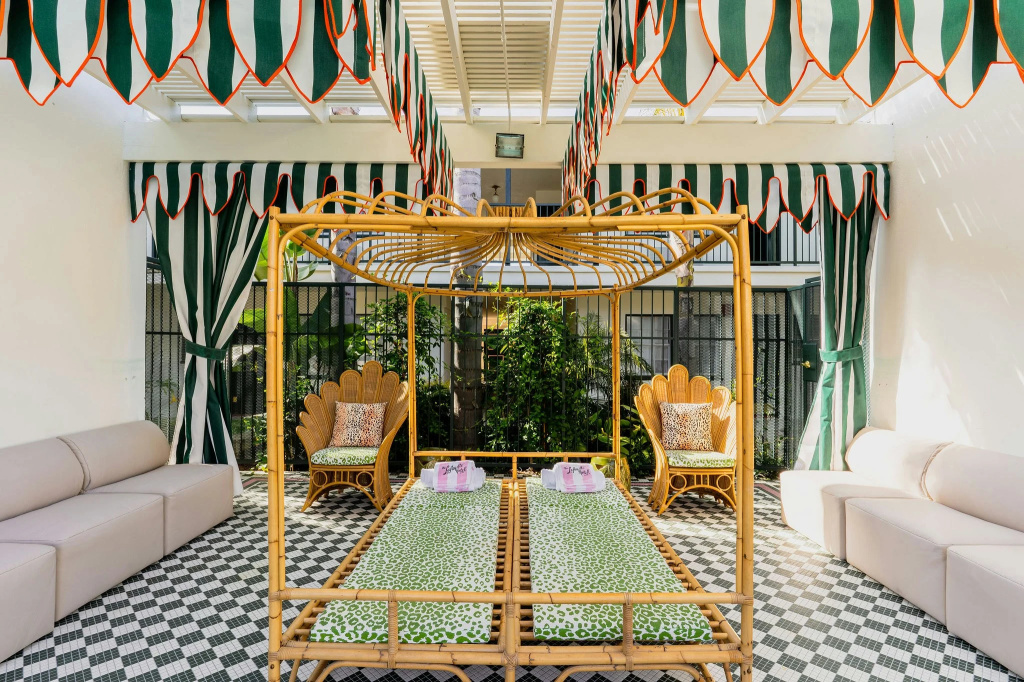 The Lafayette Hotel, Swim Club & Bungalows - Général