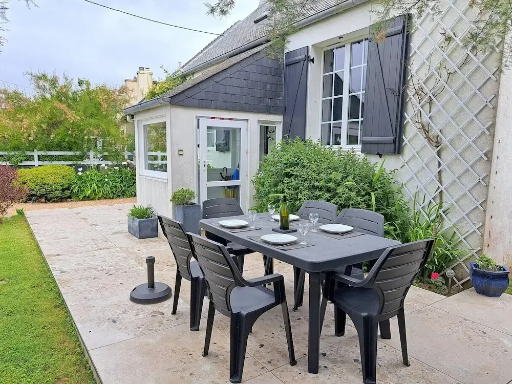 Holiday Home in Guisseny Near the Beach