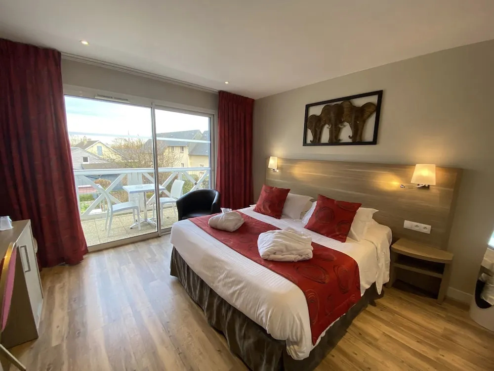 Contact Hôtel - Hôtel les Bleuets & SPA - Général