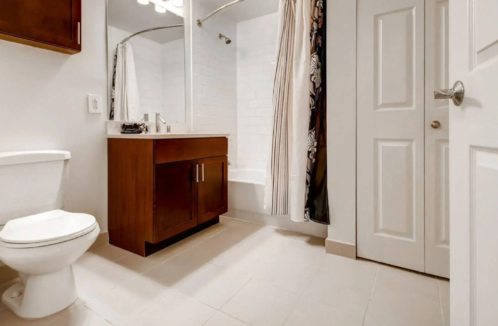 Global Luxury Suites at Tiverton Ave - Général