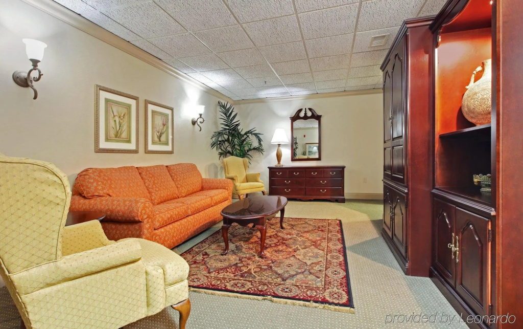 Lobby & Reception