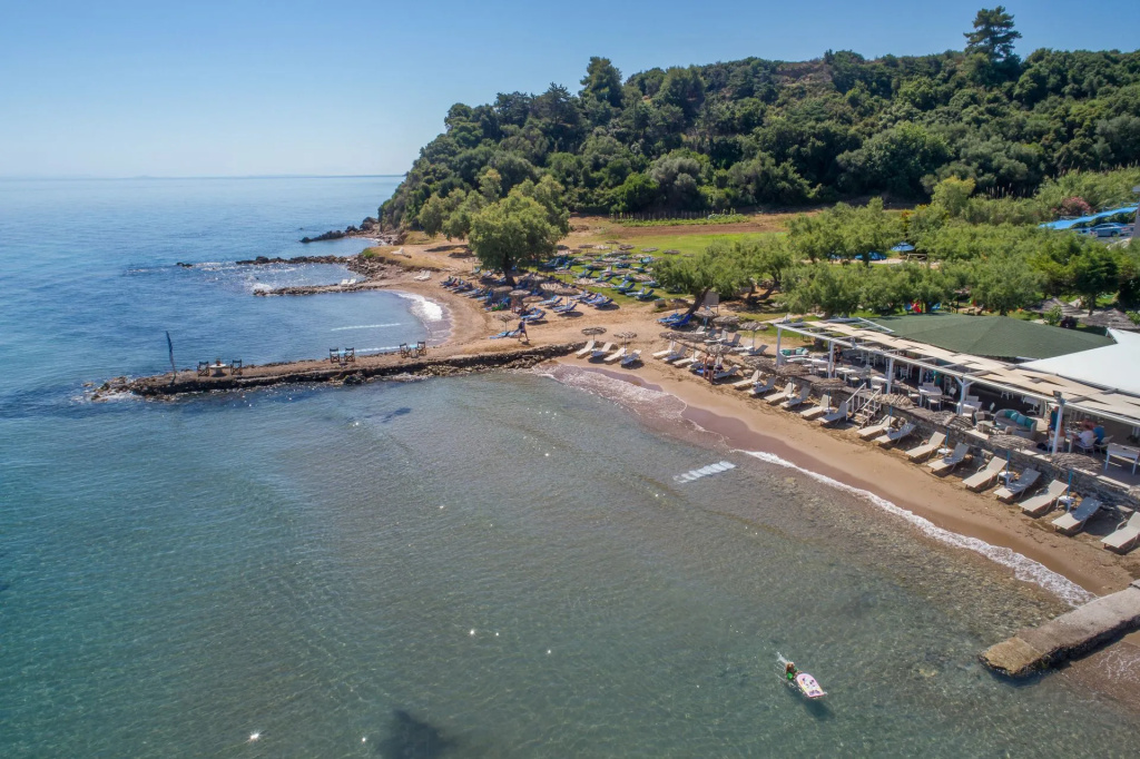 Beach & Waterfront