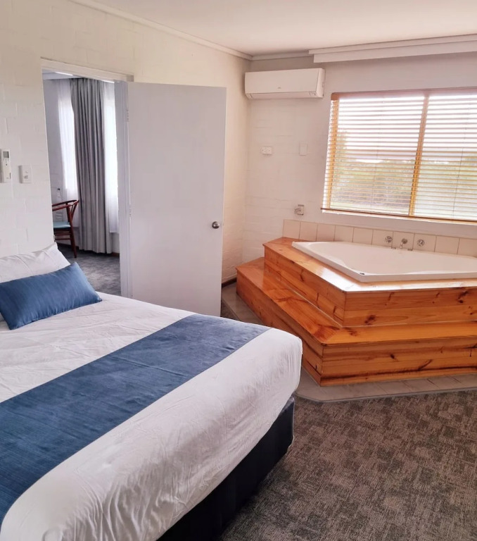 Deluxe Double Apartment full double bed