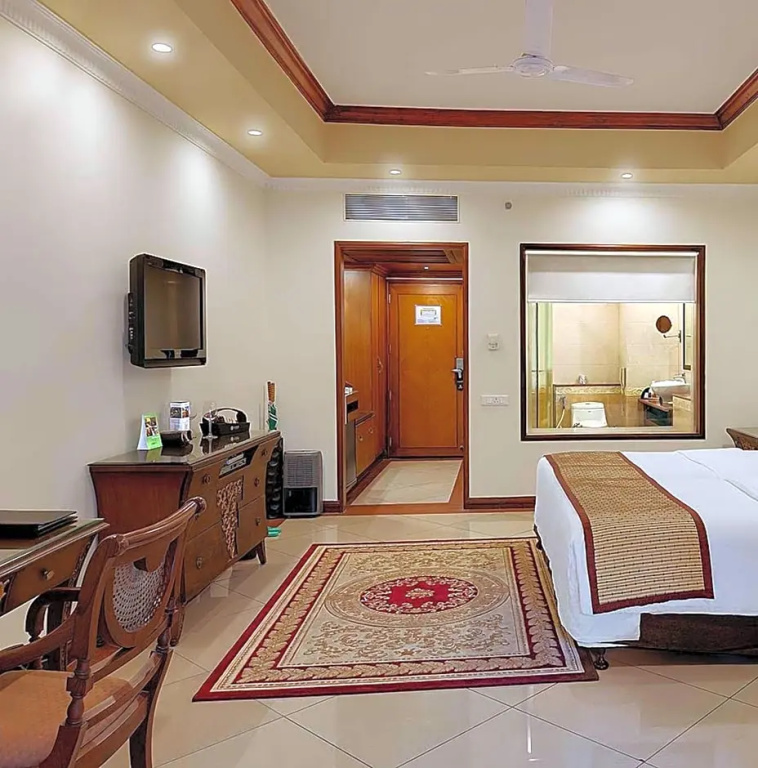 Standard Double Club room (full double bed)