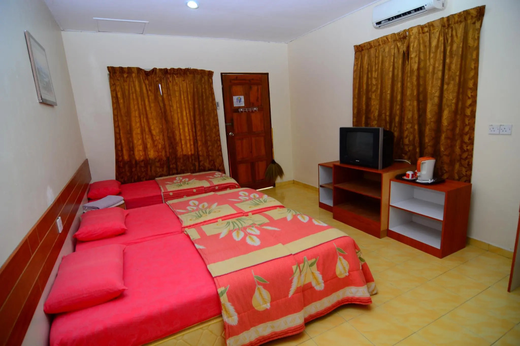 Purnama Beach Resort