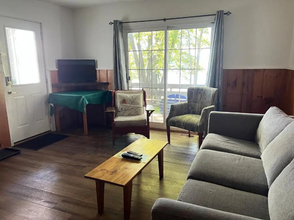 2 Bedrooms Cottage