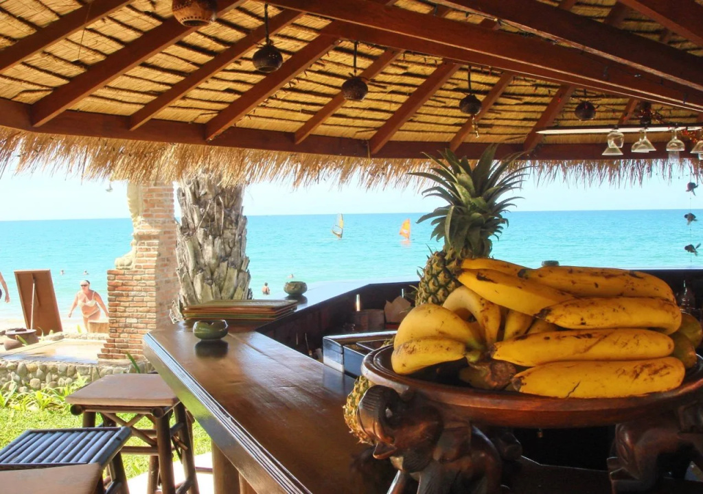 Beach & Waterfront