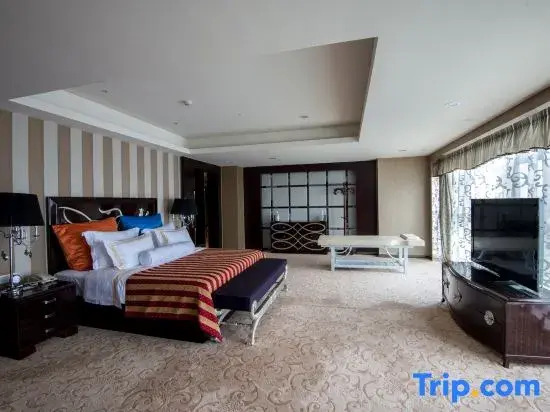 Люкс Presidential в Country Garden Silver Beach Hotel
