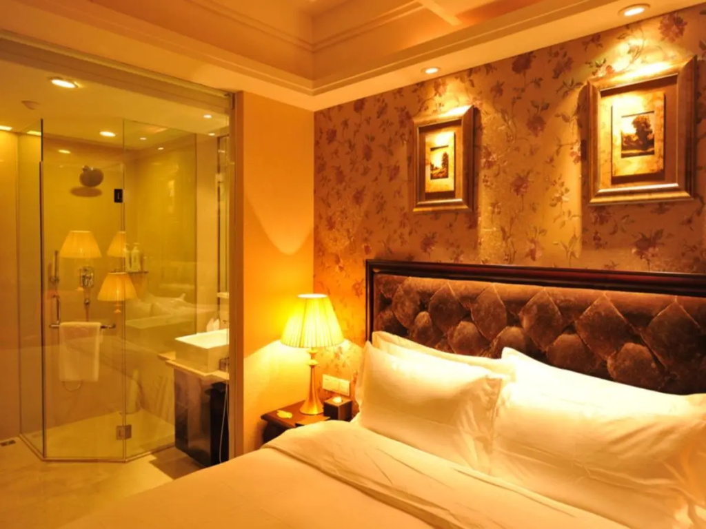 Superior Double room (full double bed)