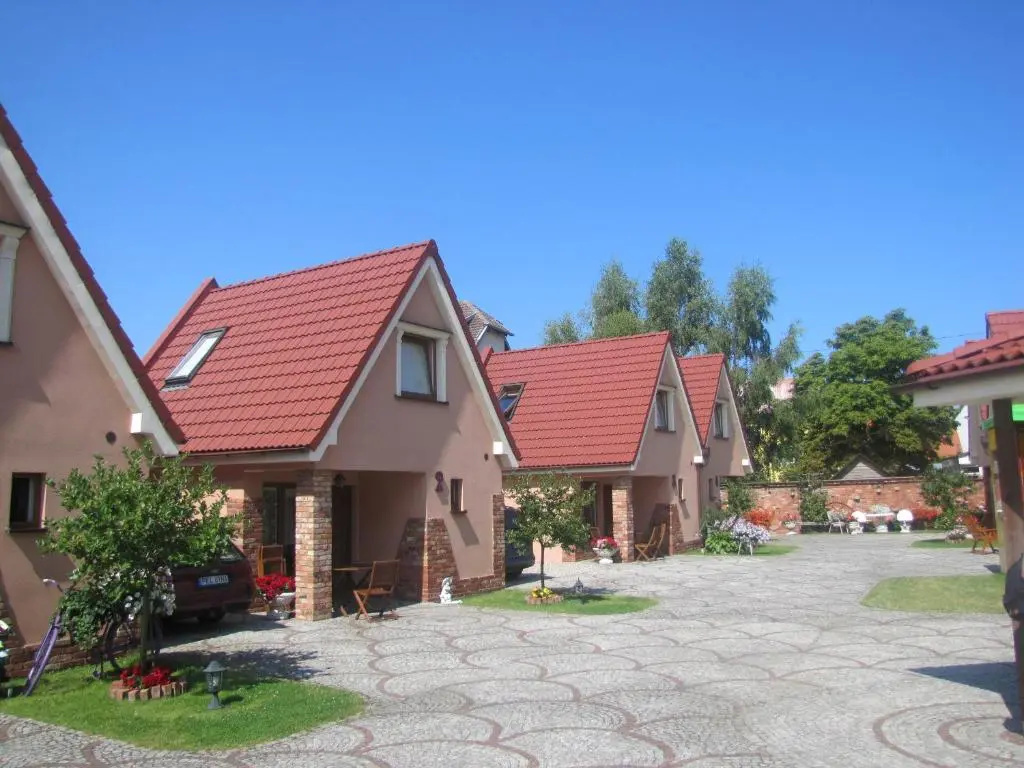 2 Bedrooms Cottage