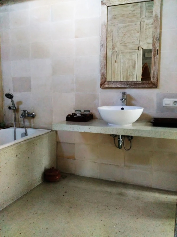 Deluxe Double room (full double bed)