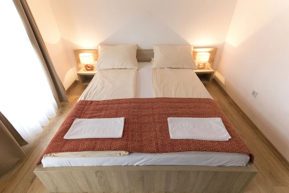 1 Bedroom Double Apartment (full double bed)