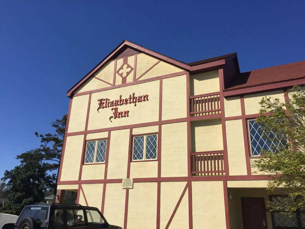 Elizabethan Inn