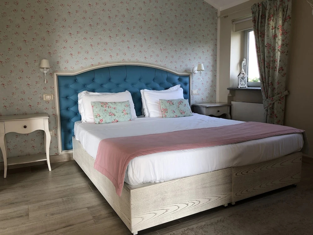 Superior Double Suite (full double bed)