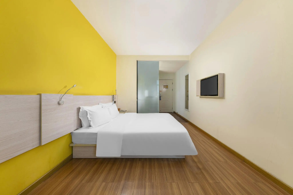 7 Days Inn — 5
