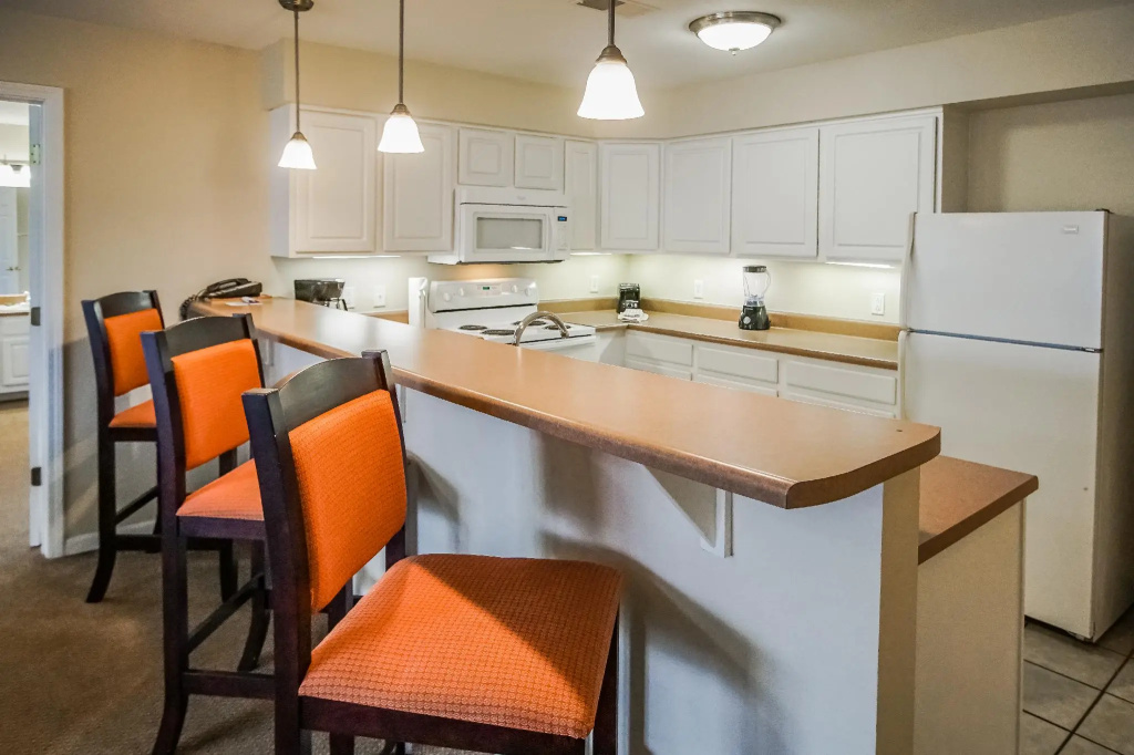 Surreys Grand Crowne Resort - Chambres