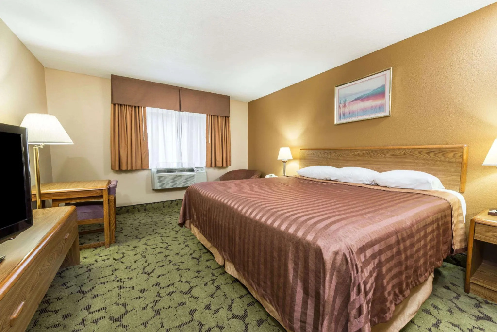 Standard Double room (full double bed)