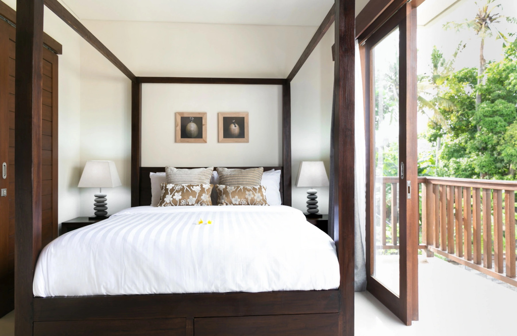 4 Bedrooms Villa