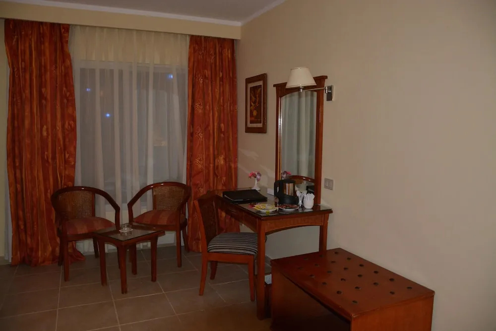 Deluxe Triple room with balcony and with view