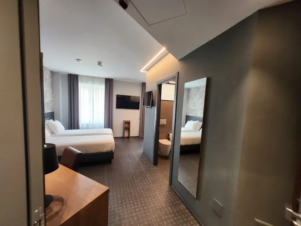 Hotel photo 2