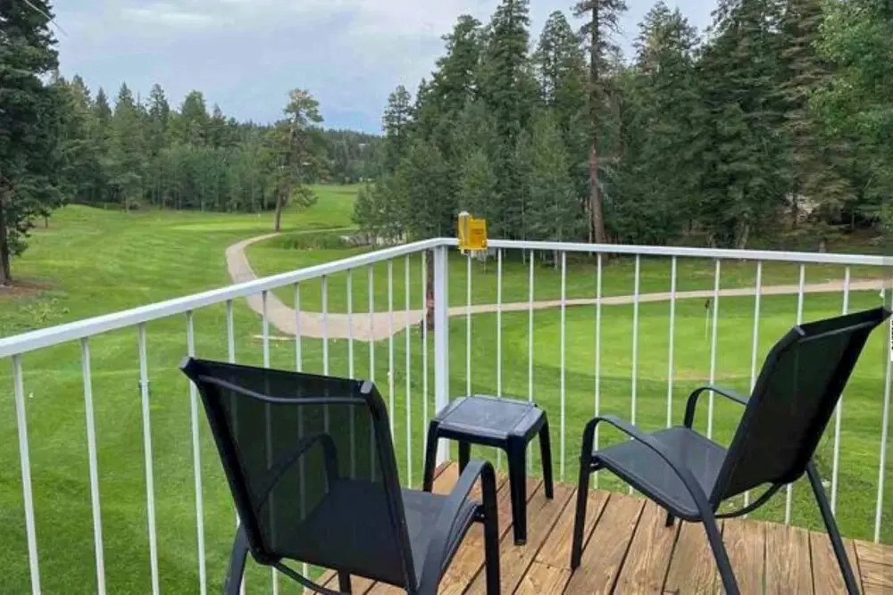 Bright Cloudcroft Condo w/ Game Room + Deck! - фото 8