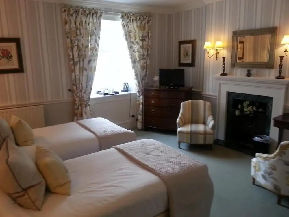 Deluxe Double room with garden view (full double bed)