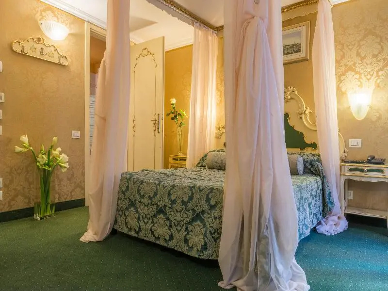 Standard Double room (full double bed)