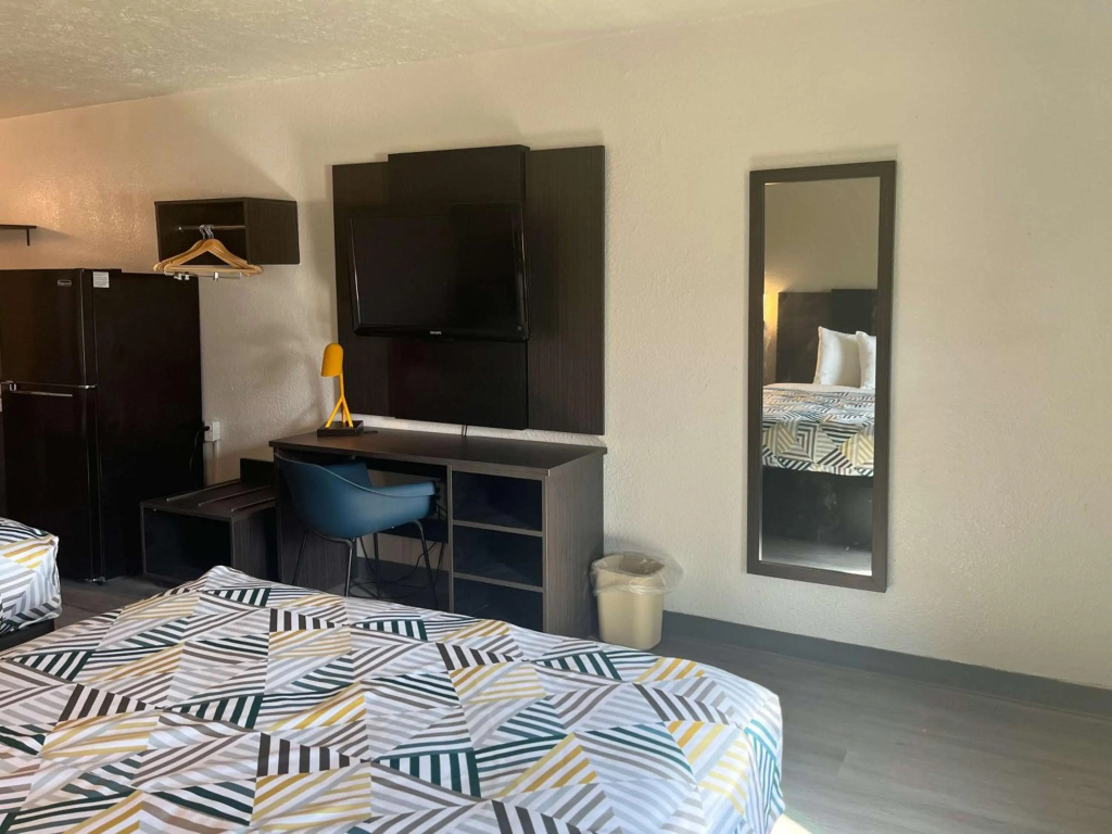 Studio 6 Lake Jackson, TX — 4