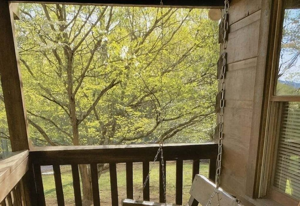 Windy Ridge 2 Bedroom Cabin