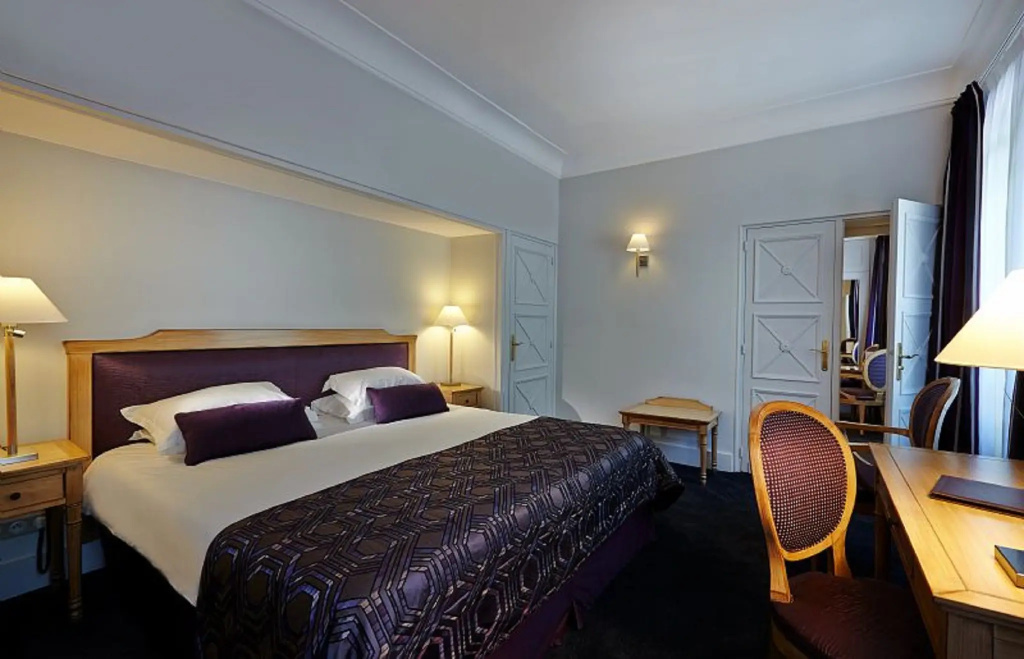 Royal Hotel Paris Champs Elysées 21