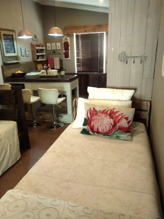 Rubyred Cottage — 5