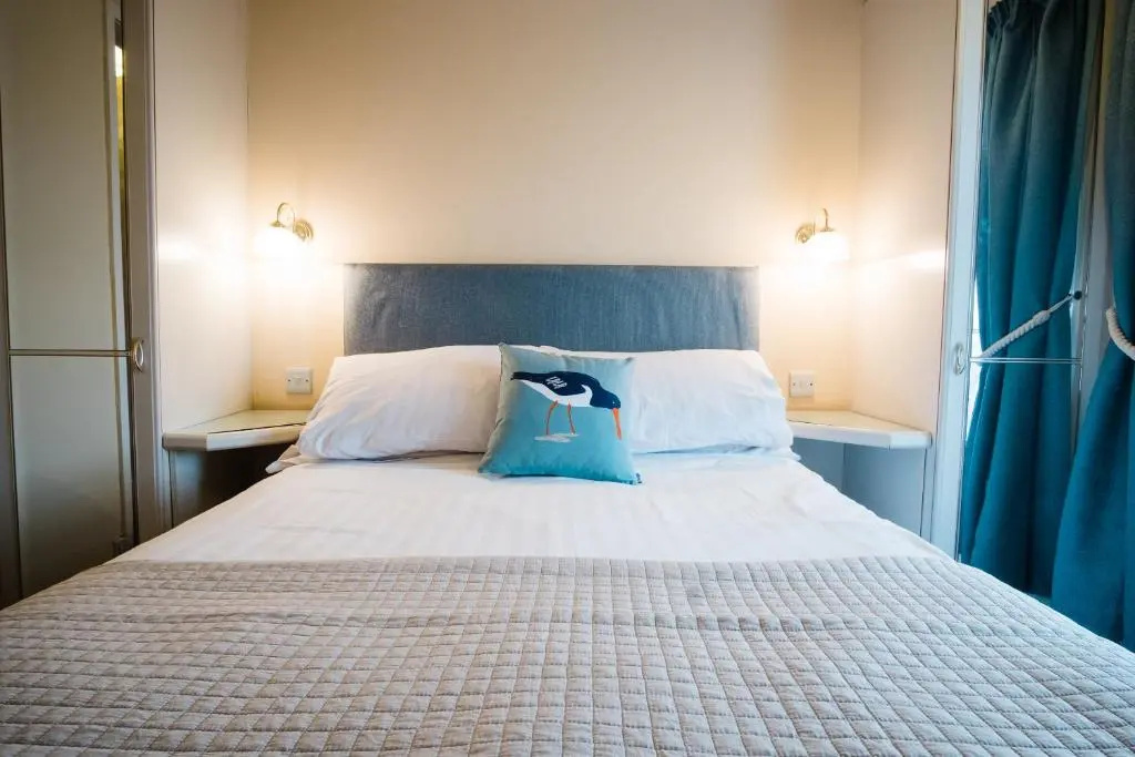 Standard Double room with garden view (full double bed)