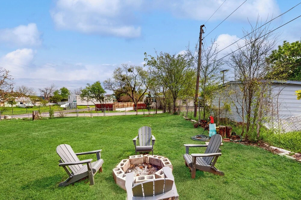 3BR Nautical Home w/ Paddleboard, Walk to Lake