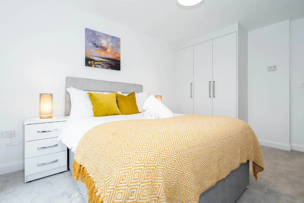 Cosy-Abstract Top Floor Apartment - CITY CENTRE ✬