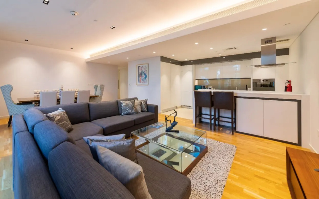 2 Bedrooms Apartment