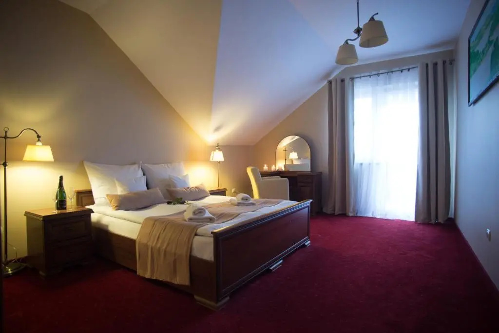 Standard Double room (full double bed)