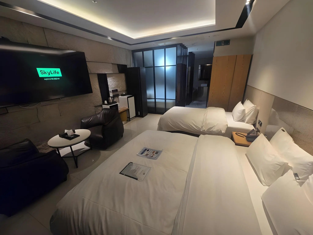 Отель Hotel the Designers Premier Seongsu and Konkuk univ в Сеуле