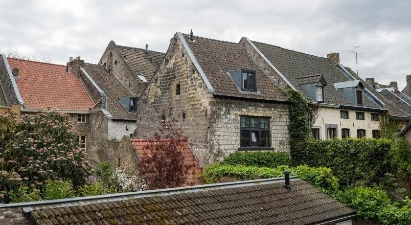 The Maastricht Treat(-y) Town House