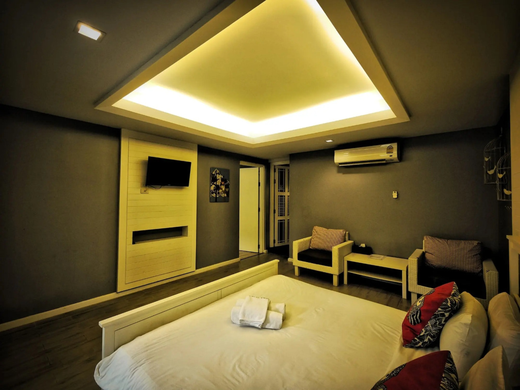 Lobby & Reception