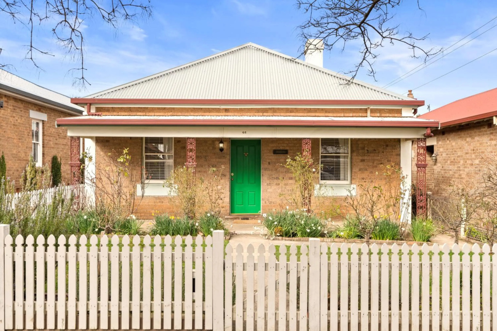 Ambrose On Byng - Central Location w/ 2 Bathroom