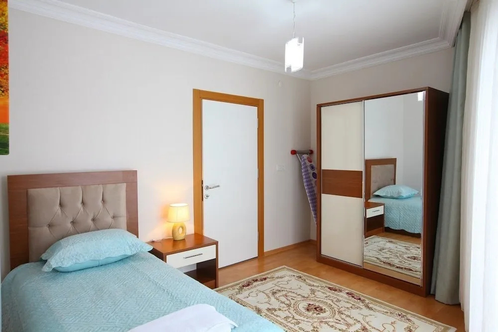 2 Bedrooms Apartment