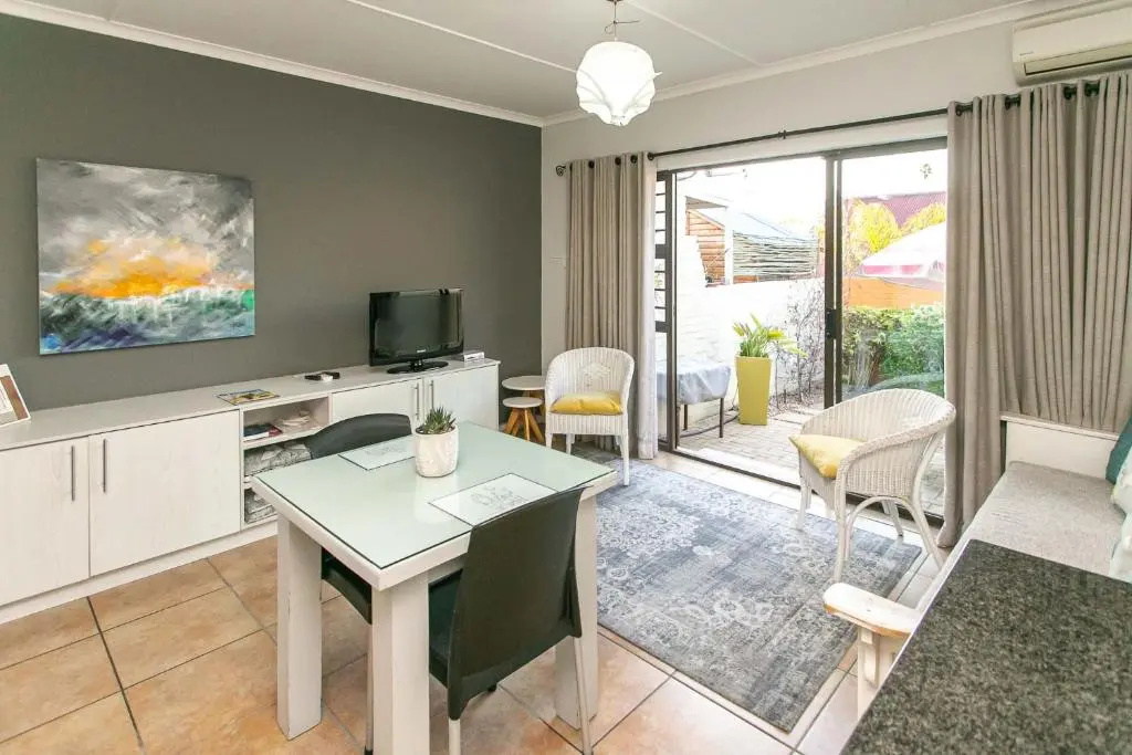 Studio with garden view