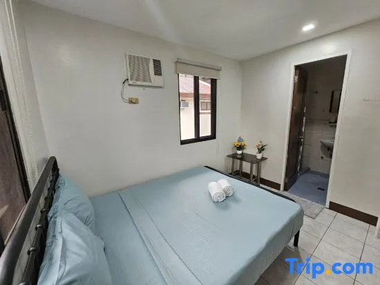 Double Apartment (full double bed)