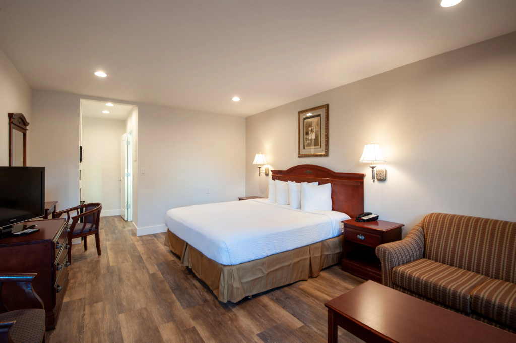 Studio City Court Yard Hotel — фото