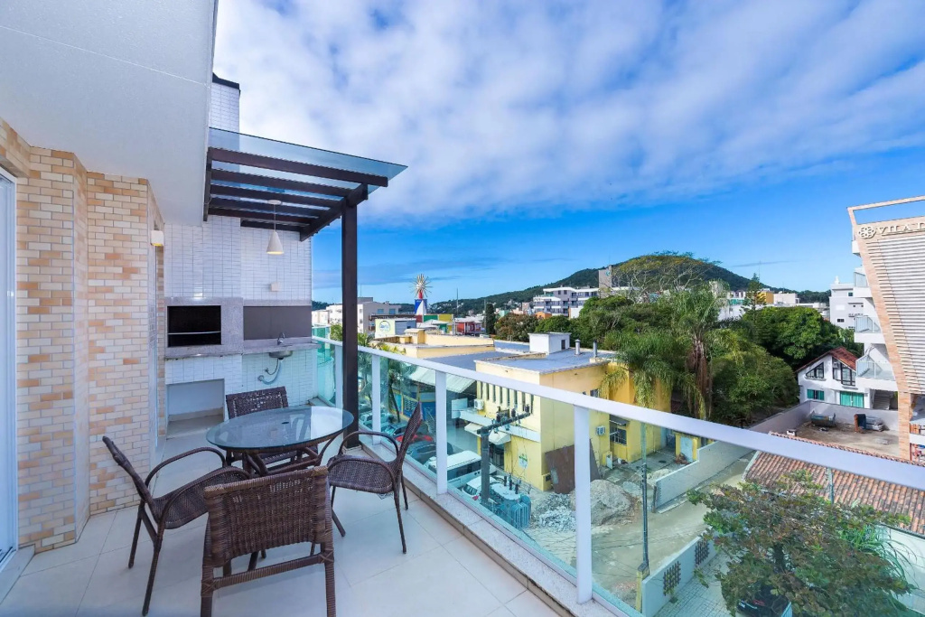 Boulevard 306B - Excelente cobertura em condomínio de luxo no centro de Bombinhas - Piscina - Jacuzzi - Academia - Portaria 24h