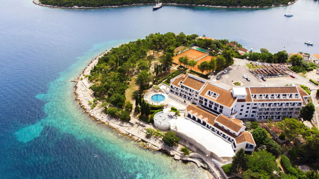 Beach & Waterfront