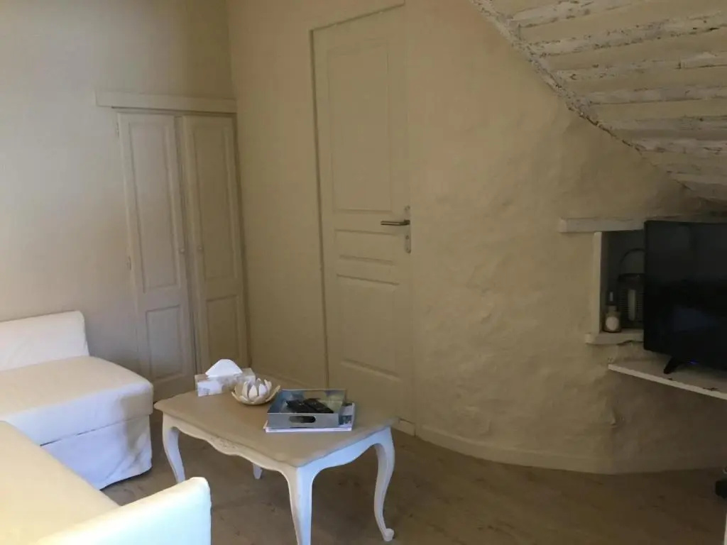2 Bedrooms Cottage